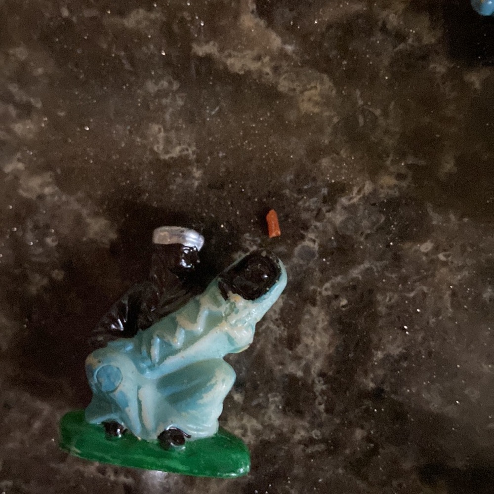Vintage Hong Kong plastic Native American figurine set euc - Picture 6 of 7